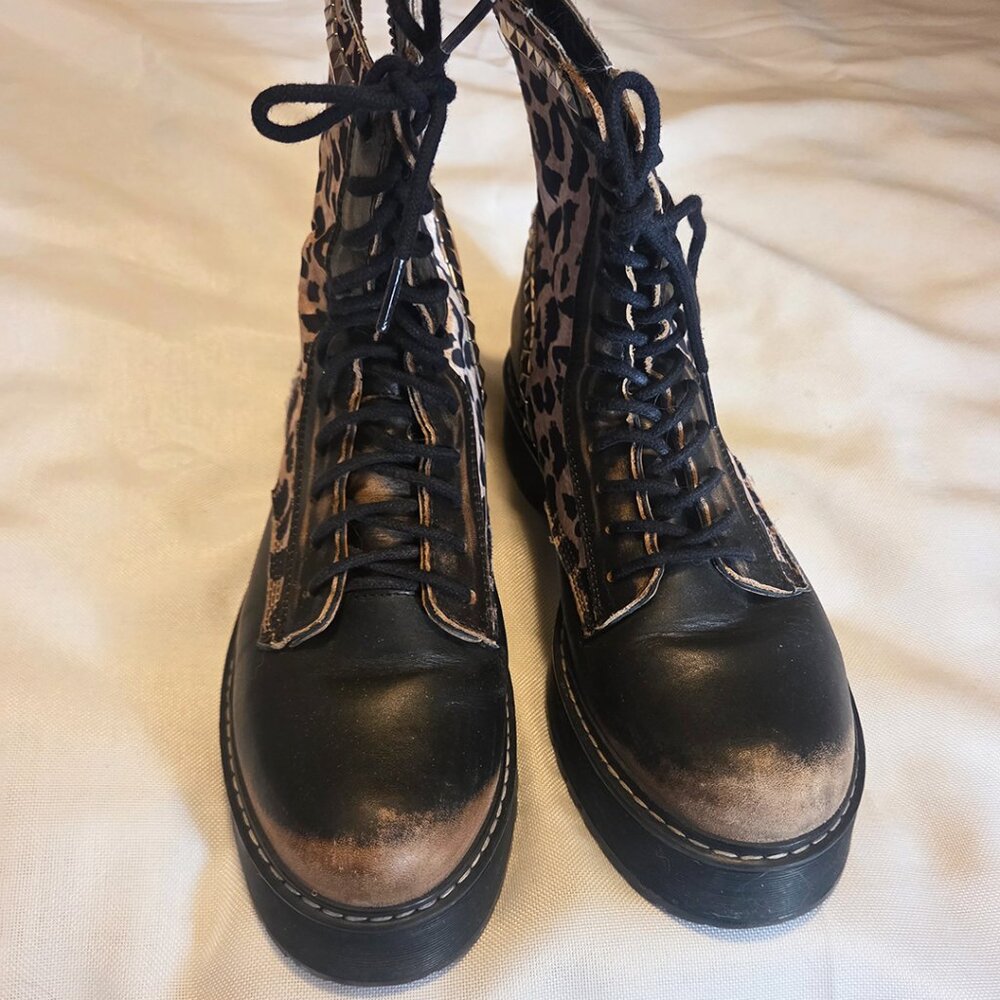 Steve Madden Studded Leopard Chunky Combat Boots, Zip-Up, Size 10, EUC - Picture 3 of 4